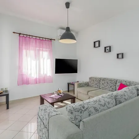 Cosy 2-bedroom Apt 